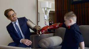Kisah Inspiratif Bocah Ini Dapat Hadiah Tangan Iron Man