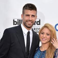 Das paar hat die sängerin will, dass gerard sie als freundin und nicht als seine frau betrachtet. Shakira Muss Sie Gerard Pique Jetzt Trosten Bunte De