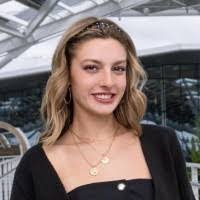 Kayla Flinn's Instagram, Twitter & Facebook