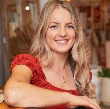 Jessica Flanagan's Instagram, Twitter & Facebook