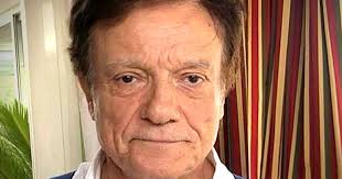Giovanni calone 69 anni, 3 maggio 1951 (toro), napoli (italia) dettagli biografia, filmografia, premi, news e rassegna stampa. Massimo Ranieri Devastato Per La Morte Di Maradona