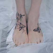Superb foot flower tattoo idea for women and ladies. Foot Tattoos Quotes One Step At A Time 50 Awesome Foot Tattoo Designs Art And Design Dogtrainingobedienceschool Com