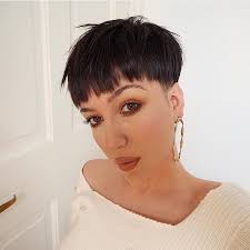 16 Me Gusta 1 Comentarios Short Hair قصات شعر قصير Shorthair 999 En Instagram From Dm Cute Haircut Koreanhair Korea Hoop Earrings Earrings Jewelry