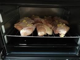 Sapukan mentega dua atau tiga kali di permukaan ayam sehingga masak dan kulitnya garing. Ayam Bakar Mudah Perap Dengan Pes Marinade Serbaguna Magic Potion