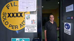 شاهد.. آخر سينما للأفلام الإباحية في روما تكافح للبقاء رغم كورونا | يورونيوز