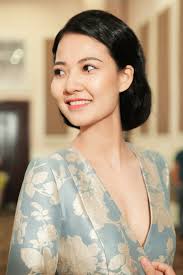 Trần Thị Quỳnh hút hồn với vị trí "vơ đét" trên sàn diễn