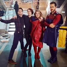 Supergirl Melissabenoist Chriswood Chylerleigh Jeremyjordan Bts Season3 Supergirl Melissa Supergirl Supergirl Tv