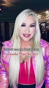 Amanda Kummer's Instagram, Twitter & Facebook