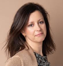 Ines Bravo's Instagram, Twitter & Facebook