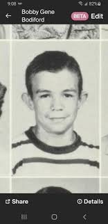 Can someone colorize and brighten old family photo?