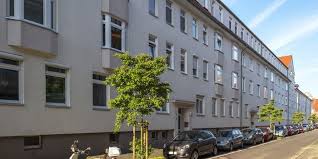 Og rechts, 66 m² wfl., bestehend aus flur, 2 schlafzimmern, bad/wc, küche, wohnzimmer und loggia. 4 Zimmer Spar Bau