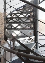 Photo Dh88 Spir Deco San Francisco Escalier Helicoidal D Interieur Sur 2 Niveaux En Acier Au Design Indust Avec Images Escalier Helicoidal Escalier Decoration Escalier