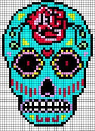 Des Tetes De Mort Infernales A Creer En Perles Hama Modeles Hama Pixel Art Tete De Mort Motifs De Couture Modeles De Toiles En Plastique