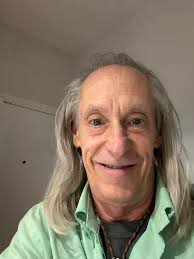 Hello. I am planning to visit Valencia solo (female here) for the first  time, mid November, 4 days. . Where to stay, what to see, where to eat and  what to avoid?