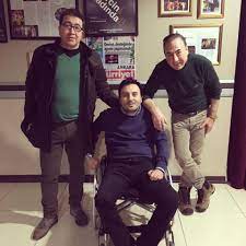 Jun 25, 2021 · turgay yıldız, brt tv'de 'teber ile muteber' adlı haftalık kabare programının yazarlık ve oyunculuğunu üstlendi. Facebook