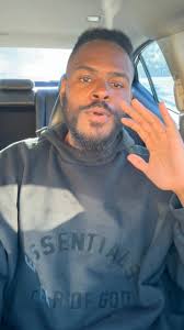 London,UK.. Im On the way ✈️ 😎… #london #UK #foodreview #foodcritic