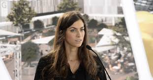 Former ambassador of hungary to the court of st james's. Szalay Bobrovniczky Alexandra Kormanyszovivo Lesz Magyar Narancs
