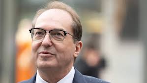 Dobrindt: Schüler sollen auf Krieg vorbereitet werden