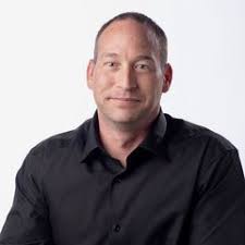 Scott Hight's Instagram, Twitter & Facebook