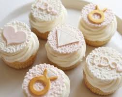 Cupcake Toppers De Despedida De Soltera Pastillaje Fondant Bridal Shower Cupcakes Bridal Shower Cupcakes Toppers Wedding Cupcake Toppers