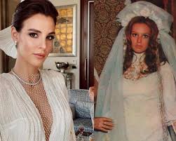 Yeşilçam'ın en sevdiğim kadın oyuncularından biri hülya koçyiğit. Aslisah Alkoclar In Anneannesi Hulya Kocyigit E Olan Inanilmaz Benzerligi Magazin Haberleri