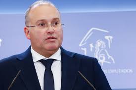 Tellado confía en que Mazón dará "explicaciones" sobre las alertas de la  DANA: "Le corresponde a él"