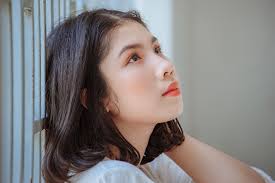 hình ảnh : yêu, dễ thương, Chân dung, vui mừng, con gái, sắc đẹp, vẻ đẹp,  da, Lông mày, Má, Kiểu tóc, cái cằm, trán, môi, tóc đen, tóc nâu, màu tóc,