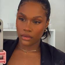 Christina Diggs's Instagram, Twitter & Facebook