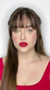 Dakota Johnson Le Dan Flores