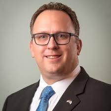 Laura Corning's Instagram, Twitter & Facebook