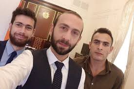 Бархатная» символика: анонсировавший сдачу Арцаха стал замминистра  иностранных дел - yerkramas.org