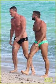 Luke Evans & Boyfriend Fran Tomas Enjoy a Beach Day Together in Miami:  Photo 4878653 | Fran Tomas, Luke Evans, Shirtless Photos | Just Jared:  Entertainment News