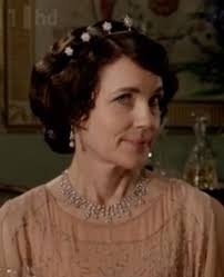 Cora wears a star tiara in the Highlands