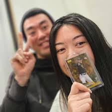 OUR VERY FIRST 1/1 CARD! We're just normal collectors who love to collect  and rip cards, content with getting amazing-looking cards no matter what.  But this time, it's different