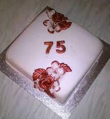 Oma Is 75 Jaar Geworden Dat Betekend Een Feestje Dus Mocht Ik De Taart Maken En Bedenken Taart Maken Taart Fondant