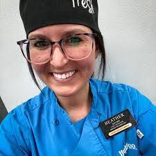 Heather Munns's Instagram, Twitter & Facebook