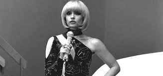 Canzonissima, milleluci, pronto, raffaella? carràmba che sorpresa sono i suoi programmi di maggiore successo. La Tv Degli Anni Settanta Maratona Con La Carra La Stampa