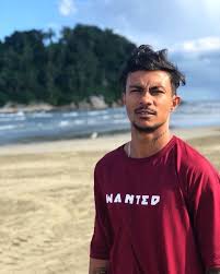 O nome xamã surgiu nas rodas de freestyle onde o rapper atuava. Foi No Morro Aonde Tudo Comecou Aonde Eu Descobrir O Amor E A Dor Q Ficcaoadolescente Ficcao Adolescente Amreading Boo Rap Singers Rap Celebrity Dads