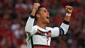 T he value of coca cola fell in the region of four billion dollars after cristiano ronaldo disparagingly removed two bottles from their place at his press coca cola shares dropped from 56.10 dollars to 55.22 dollars almost immediately after ronaldo 's gesture, meaning the company's value fell from. Gg8djkqh9n7qfm