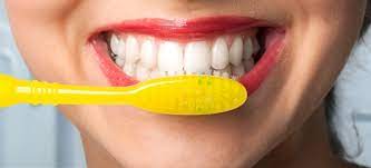 White teeth are a huge part of a bright, healthy smile, so it's normal if you want to try and whiten your teeth. Whiten Your Teeth Naturally With This Simple Diy Hack Of Baking Soda