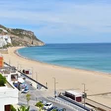 Sesimbra is a fishing town, located 40 km south of lisbon, which attracts the crowds with its incredible beaches. Sesimbra Portugal Tourism Guide Fully Updated For 2020