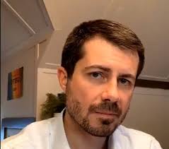 Pete buttigieg won senate confirmation on tuesday as transportation secretary. Beardedbuttigieg Is Back And This Time It S Real Metro Weekly