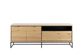 Il vous propose 3 portes avec 1 étagère intérieure à chaque fois, ainsi que 3 tiroirs aux façades métalliques. Buffet Moderne En Chene Naturel Sur Pied Metal Noir Hellin