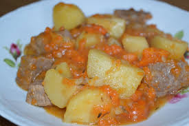 Un Plat Mijote Au Cookeo Avec De Bons Ingredients Boeuf Pommes De Terre Et Carottes Plats Mijotes Pomme De Terre Boeuf Carotte