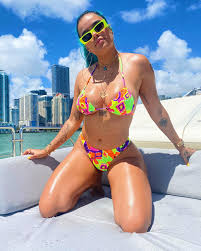 Anuel aa and karol g have been the victims of a robbery. Tsraaypc8ivgjm