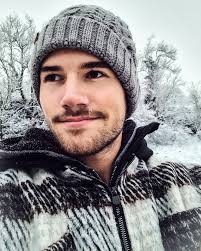 Johnny Graf (@its_meee_johnny) • Instagram photos and videos