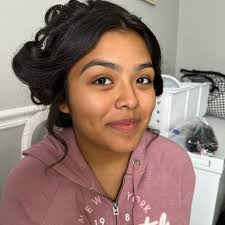 Pretty in PINK 💖 Pinky eye look to go with her pretty white Quinceañera  dress. Makeup by Me Hair: @jijimartinez