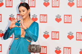 We determined that these pictures can also depict a lena. Ein Herz Fur Kinder Zahlreiche Prominente Bei Gala In Berlin Panorama Stuttgarter Zeitung