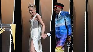 French filmmaker julia ducournau has become only the second female director to win the palme d'or, the cannes film festival's top prize, for her film titane. 8iuobydw8v0r6m