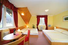 Hotel harrachov inn se nachází mezi skokanskými můstky a kostelem sv. Hotel Harrachov Inn Bewertungen Fotos Preisvergleich Tschechien Tripadvisor